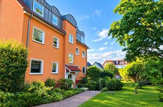 Wohnung kaufen in 18106 Evershagen, Freiraum für Ihre Wohnideen: 3-Zi.Whg. im 1.OG mit verglastem Balkon, Blick ins Grüne und Garage!