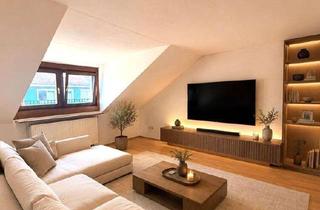 Wohnung kaufen in 80798 Maxvorstadt, Dachgeschosswohnung mit Renovierungsbedarf und viel Potenzial in Maxvorstadt-München