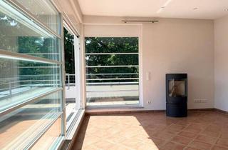 Wohnung kaufen in 63303 Dreieich, BESONDERES WOHNEN MIT EXKLUSIVEM CHARAKTER – DG-Wohnung mit EBK, Terrasse, Kamin & 2 TG-Stellplätzen
