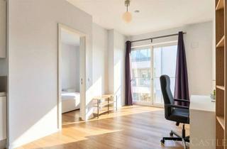 Wohnung kaufen in 10115 Berlin, High-End Studio mit Sunset-Dachterrasse über den Dächern von Mitte