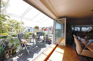 Wohnung kaufen in 82008 Unterhaching, MODERNE DACHGESCHOSSWOHNUNG MIT BARRIEREFREIEM ZUGANG - Wellnessbad, Kaminofen & luxuriöse EBK!