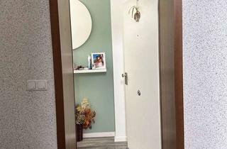 Wohnung kaufen in 45527 Hattingen, 4-Zimmer-Wohnung mit großem Balkon, Einbauküche und Stellplatz in Hattingen-Welper