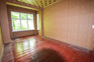 Wohnung kaufen in Friedelstraße 28, 12047 Neukölln, Sanierungsbedürftige Altbauwohnung mit Balkon nahe Maybachufer