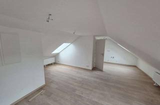 Wohnung mieten in Oberwallstrasse 34, 47441 Moers, Kernsaniertes 1-Zimmer-Dachgeschoss-Apartment in Moerser Altstadt
