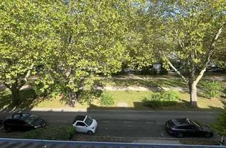 Wohnung mieten in Peter Nonnenmühlenallee 19, 41063 Mönchengladbach, Dachgeschosswohnung mit Blick über den Bunten Garten