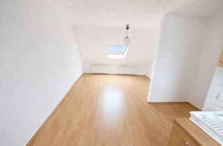 Wohnung mieten in 53721 Siegburg, Charmante Altbau-Dachgeschosswohnung in Siegburg - zentral, ruhig und frisch renoviert