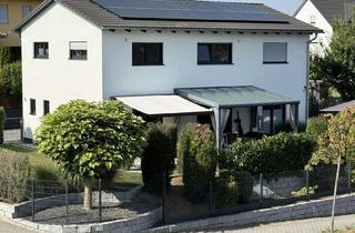 Einfamilienhaus kaufen in 84098 Hohenthann, Neuwertiges Einfamilienhaus mit Wärmepumpe, PV, Doppelgarage & hochwertiger Ausstattung