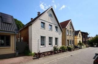 Einfamilienhaus kaufen in 24340 Eckernförde, Mitten in Eckernförde: Einfamilienhaus mit Garten, 135 m² Wohnfläche und viel Potenzial