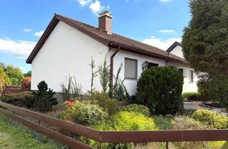 Einfamilienhaus kaufen in 35510 Butzbach, NATUR PUR! - Einfamilienhaus in ruhiger Feldrandlage mit Außenpool!