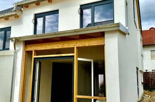 Haus mieten in Kirchgasse 14, 82205 Gilching, Hochwertige Doppelhaushälfte (Neubau 2026) mit Garten, Terrasse & Carport in Gilching - Erstbezug!