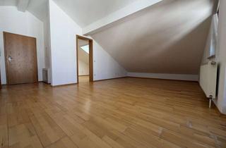 Wohnung kaufen in 83043 Bad Aibling, Leere Dachgeschoss mit Raumgefühl & Balkon