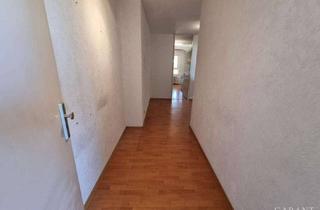Wohnung kaufen in 75181 Buckenberg, Leerstehende 2 Zimmer-Wohnung mit großem Balkon, Aufzug und Tiefgaragenstellplatz in Pforzheim-Haida