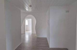 Wohnung mieten in Blumenstr. 36, 76698 Ubstadt-Weiher, Besondere 4-Zimmer-Wohlfühlwohnung mit ca. 120 m², Balkon, Garage & Stellplatz Im Ortsteil Zeutern