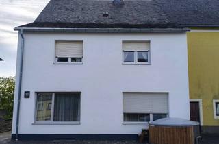 Haus kaufen in Kirchstraße 10, 54472 Monzelfeld, Viel Platz in Monzelfeld: Großzügiges Reihenmittelhaus mit sieben Zimmern