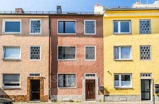 Haus kaufen in 51065 Köln, Charmantes Zweifamilienhaus mit viel Platz und Gestaltungspotenzial!