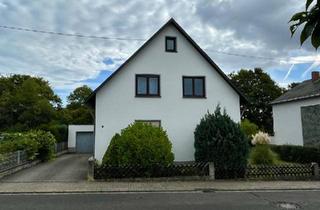 Einfamilienhaus kaufen in 56751 Polch, Polch - Freistehendes Einfamilienhaus mit großem Garten und Garage