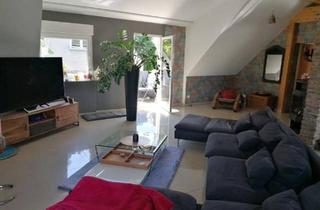 Wohnung kaufen in 51375 Leverkusen, Leverkusen - Helle, vermietete DG-Wohnung, 105 m², Fußbodenheizung, 2,5 Zimmer