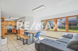Wohnung kaufen in 79787 Lauchringen, RE/MAX: Großzügige ETW mit 2 Balkonen, Terrasse, Garten, Doppelgarage + 2 Stellpl. - Nähe Schweiz!