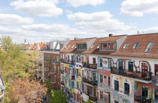 Wohnung mieten in Kreutziger Straße 14, 10247 Friedrichshain, Traumaussicht! Möbliertes Design-Studio mit Balkon in lebendiger Umgebung!