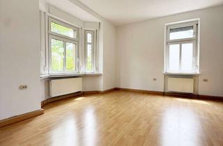 Wohnung mieten in Rotenwaldstr. 104, 70197 West, Großzügige 3-Zimmer-Altbauwohnung mit Loggia und EBK