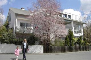 Wohnung mieten in Tannenbergstrasse, 64342 Seeheim-Jugenheim, Sonnige Wohnung im Obergeschoss