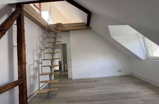 Wohnung mieten in Buchenstraße, 65933 Griesheim, Erstbezug nach Sanierung | Charmante 3-Zi.-DG mit Galerie & neu gedämmtem Dach | 150 m zur S-Bahn