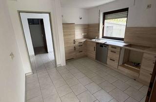 Wohnung mieten in Mühlweg 11, 56357 Buch, Renovierte 3-Raum-Wohnung mit Terasse, Außenkamin und Einbauküche in Buch