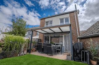 Haus kaufen in 52445 Titz, Top Reihenendhaus mit Kamin, moderner Einbauküche, Garage und Pool in Titz