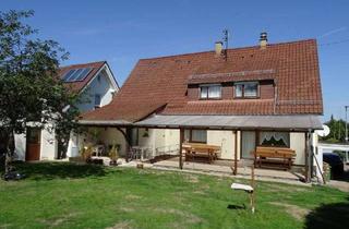 Haus kaufen in Lerchenstr., 75334 Straubenhardt, Vielfältig nutzbares Wohnhaus mit großer Terrasse und tollem Garten