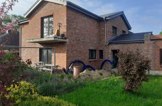 Villa kaufen in Dorfstraße 74, 25576 Brokdorf, Massive Doppelhausstadtvilla in Brokdorf!