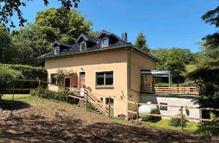 Haus kaufen in 53940 Hellenthal, Hellenthal - Idyllisch gelegenes Landhaus mit weitläufigen Weideflächen