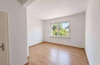 Wohnung kaufen in 44866 Günnigfeld, Fast 7% ! Vermietete Eigentumswohnung mit 4 Zimmern - solide Kapitalanlage in Bochum-Wattenscheid