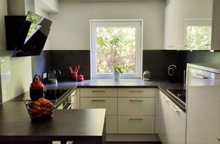Wohnung kaufen in 75365 Calw, Traumwohnung! 3-Zimmer-Wohnung mit Balkon+ausgebautes Dachstudio