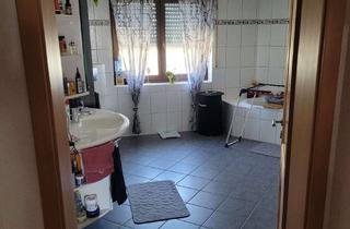 Wohnung mieten in Kapellenberg 14, 96169 Lauter, Wohnen mit Charakter: Vier-Zimmer-Dachgeschosswohnung in Lauter