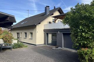 Wohnung mieten in Buchenweg, 57250 Netphen, Moderne, sanierte 3ZKB in Nenkersdorf Dachgeschosswohnung mit großem Balkon & Blick ins Grüne