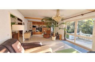 Haus kaufen in 86356 Neusäß, Rarität in Neusäß: Ebenerdiger Bungalow mit privatem Atrium-Garten & XL-Grundstück