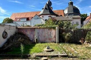 Haus kaufen in Kirchgässchen, 68642 Bürstadt, In Kernstadtlage von Bürstadt - Bungalow mit Garten & Nebengebäuden (Grundstück 607 m²)