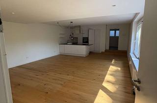 Wohnung kaufen in Weißenburgstraße 6/1, 75173 Südweststadt, Wohnen mit Charakter: 3,5-Zimmer-Wohnung in der Südweststadt