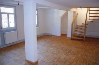 Wohnung mieten in 73728 Esslingen, Helle 2-Zimmer-Maisonnette-Wohnung in 4-Familienhaus mit Aufzug - Provisionsfrei!