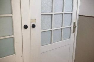 Wohnung kaufen in 97421 Schweinfurt, Schweinfurt - 2 Zimmer Altbauwohnung als Kapitalanlage zu verkaufen