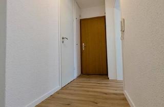 Wohnung kaufen in 09337 Hohenstein-Ernstthal, Hohenstein-Ernstthal - Stabile Kapitalanlage: modernisierte 3-Raum-Wohnung mit EBK