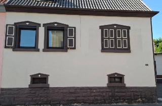 Haus kaufen in 66440 Blieskastel, Blieskastel - gepflegtes Zweifamilienhaus in Niederwürzbach I 3 Garagen I Anbau