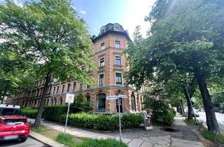 Wohnung kaufen in Josephinenplatz, 09113 Schloßchemnitz, "Attraktive Kapitalanlage in Schloßchemnitz: Vermietete 4-Zimmer-Dachgeschosswohnung mit Balkon"