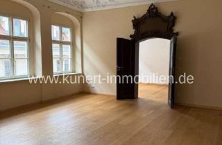 Wohnung kaufen in Große Märkerstraße, 06108 Altstadt, Bezugsfreie DG-Wohnung im hochwertigen Denkmal "Professorenhaus" am Martktplatz - provisionsfrei
