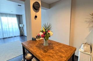 Wohnung kaufen in Kölner Landstraße 401, 40589 Holthausen, Renovierte 3-Zimmer-Maisonette mit Balkon und neuem Aufzug