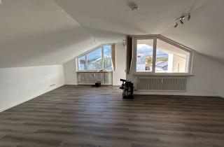 Wohnung mieten in 71116 Gärtringen, Renovierte helle, freundliche 2,5-Raum-DG-Wohnung mit Balkon & Garage in Gärtringen - ruhige Lage