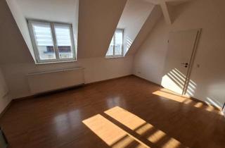 Wohnung mieten in Sasstraße 42, 04157 Gohlis-Mitte, Kleine Dachgeschosswohnung in bester Wohnlage