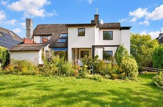 Einfamilienhaus kaufen in 25451 Quickborn, Charmantes Einfamilienhaus mit großem Garten, tollem Ausblick und viel Potential...