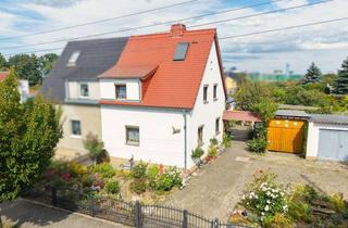 Doppelhaushälfte kaufen in 01587 Riesa, Viel Platz & Potenzial: Gepflegte Doppelhaushälfte auf knapp 1.000 m² Grundstück, in Riesa-Gröba!