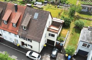 Haus kaufen in 78570 Mühlheim, Viel Raum für Ihre Wohnideen! Charmantes Reihenendhaus mit Garten und Garage in Hanglage